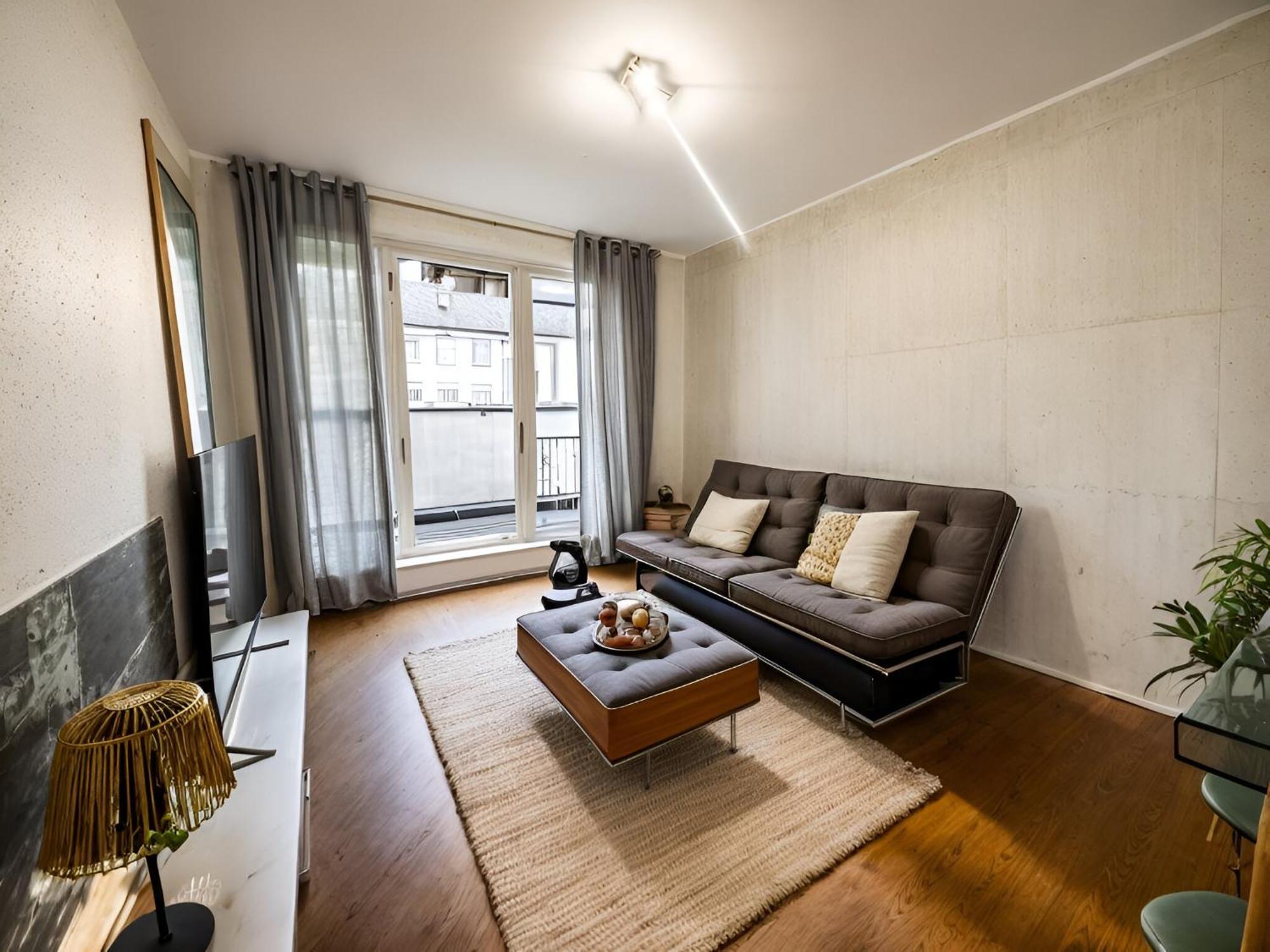 Stbg Bel Appartement Avec Balcon Estrasburgo Exterior foto